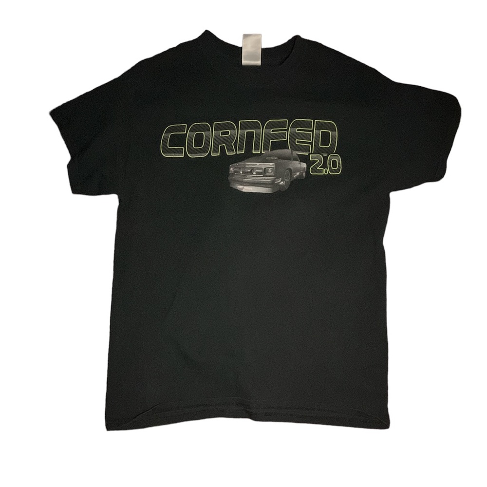 nice graphic tee with car